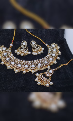White Golden Kundan Set with Mangtika