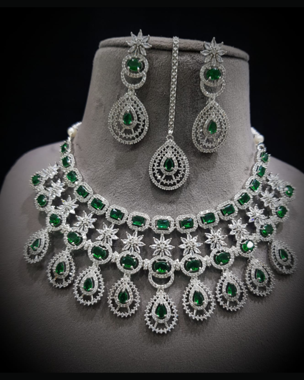 Jesmin Green AD chokar set with maang tika